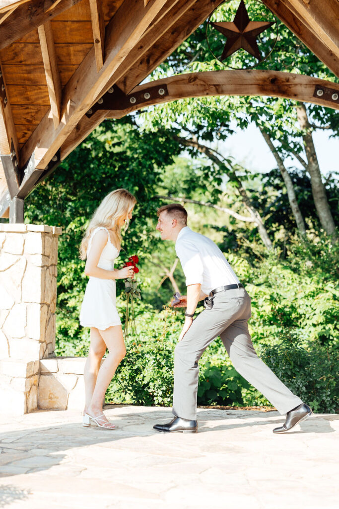 boyfriend proposing to his girlfriend