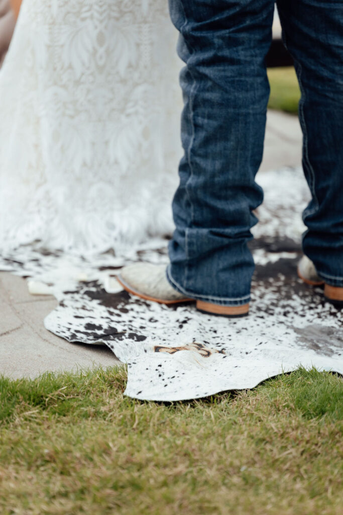 wedding ceremony | western wedding day at peach creek ranch in college station, texas